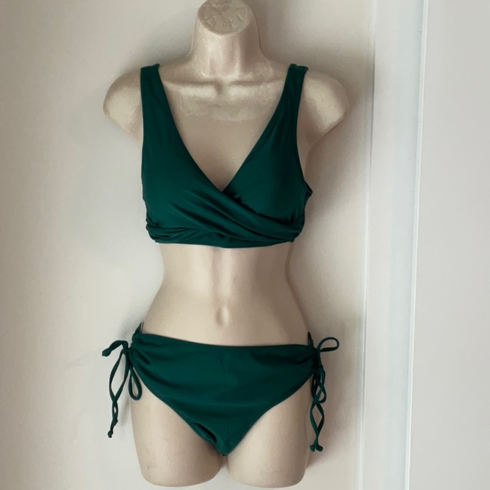Beachsissi Women's Green Bikini Set size M - Picture 2 of 8